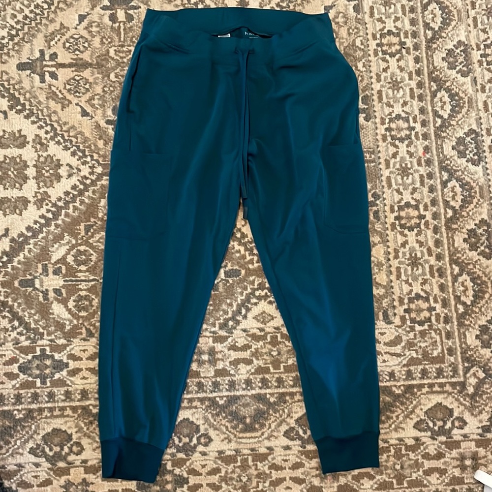 BNWOT Mandala Caribbean Blue Scrub Jogger Pants